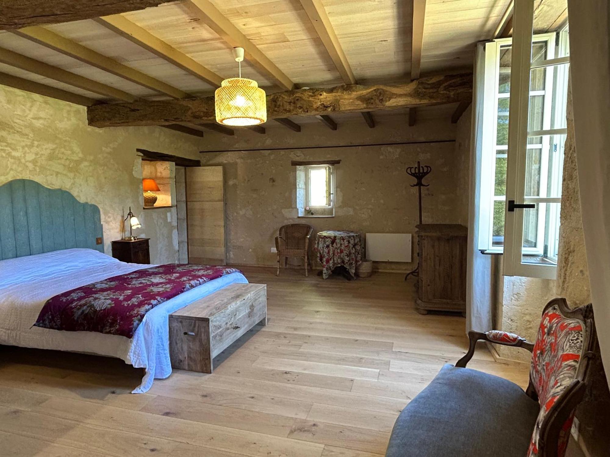 Hotel Entre-Vignes-Et-Bastides Montcaret Esterno foto