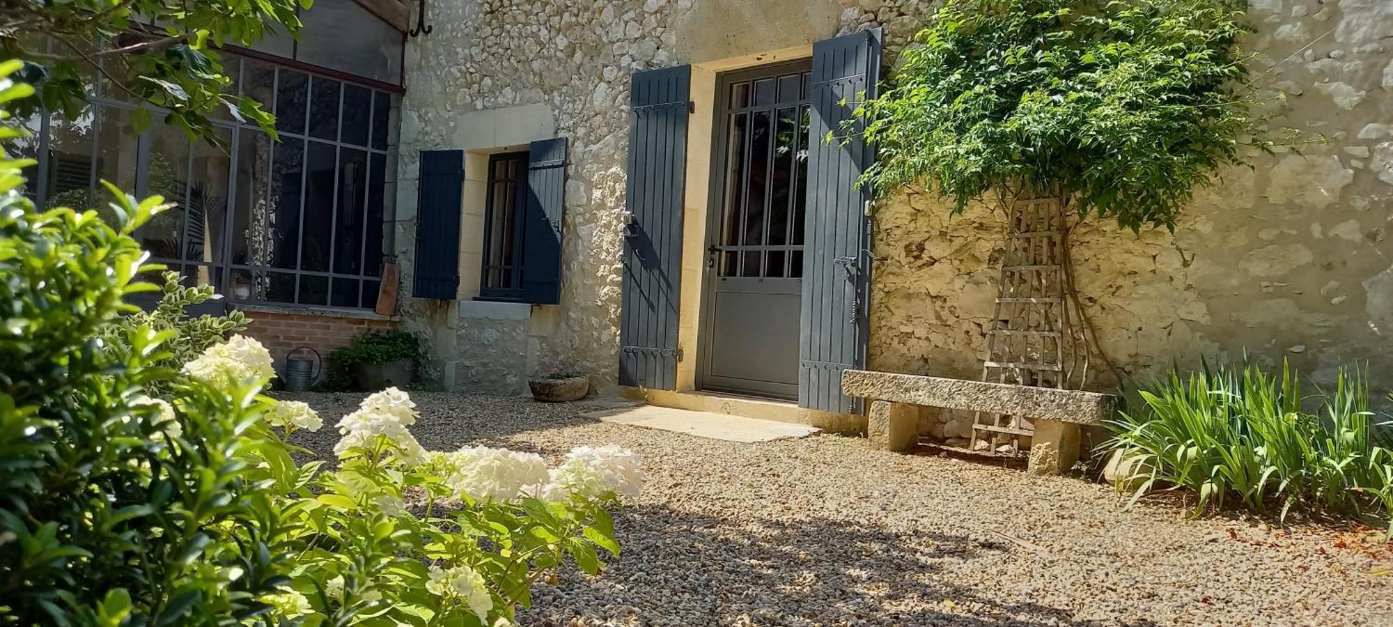 Hotel Entre-Vignes-Et-Bastides Montcaret Esterno foto
