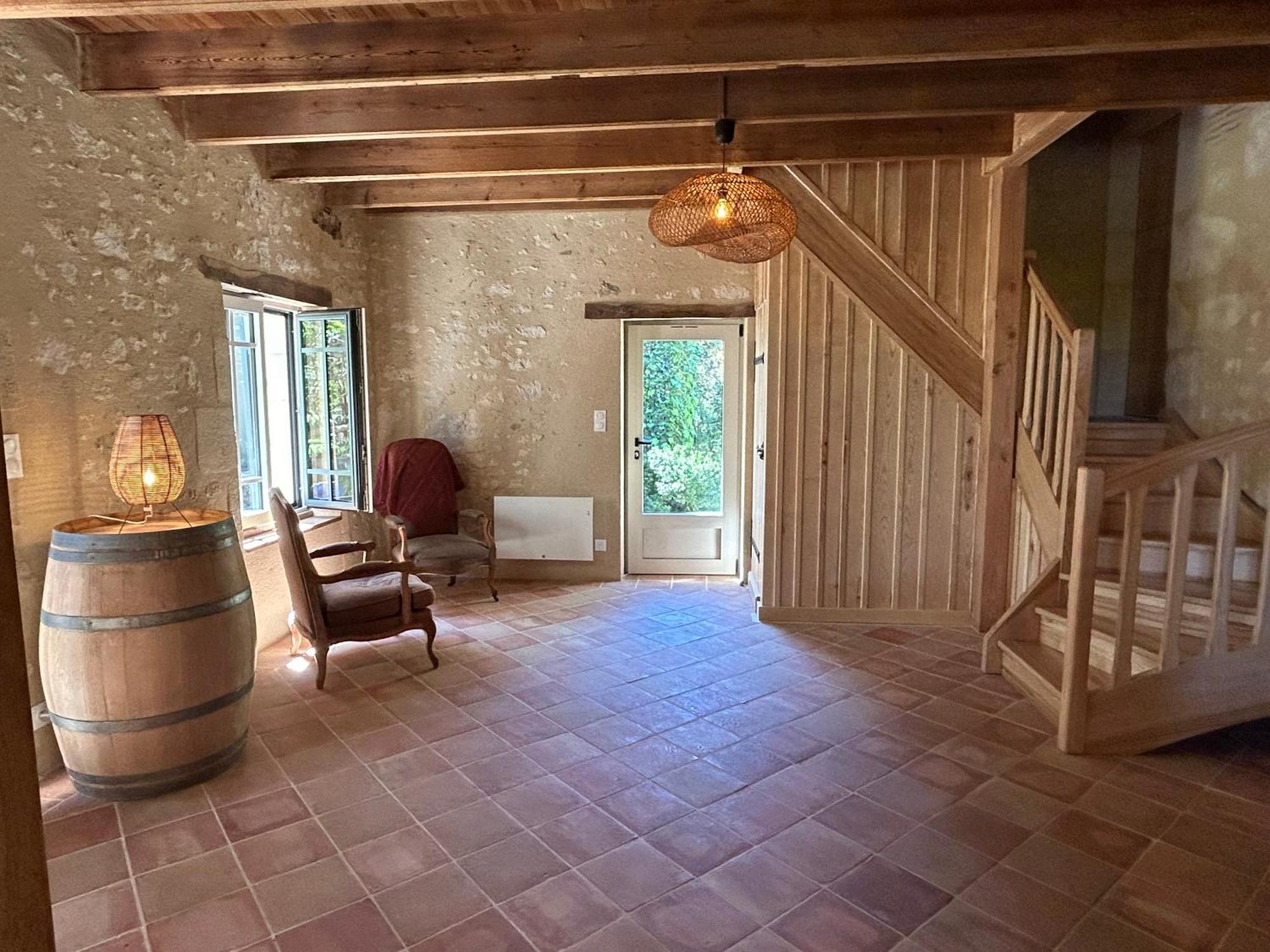 Hotel Entre-Vignes-Et-Bastides Montcaret Esterno foto